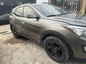 Hyundai Santa Fe 2013 Gray