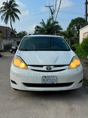 Toyota Sienna 2006 White