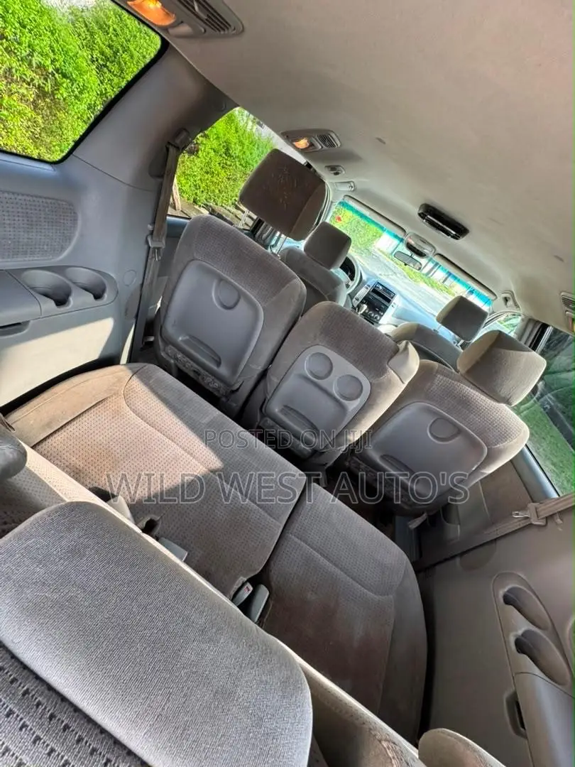 Toyota Sienna 2006 White