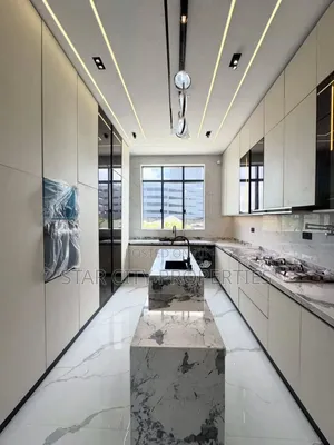 5bdrm House in Lekki Phase 1 for sale