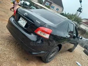 Toyota Yaris 2010 Black
