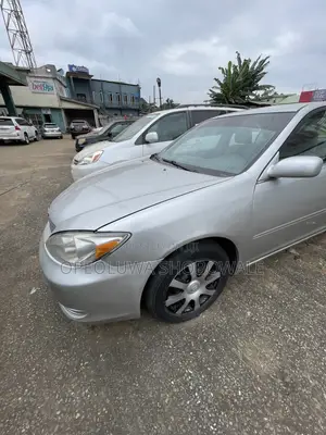 Toyota Camry LE V6 4dr Sedan (3.0L 6cyl 5A) 2005 Gray
