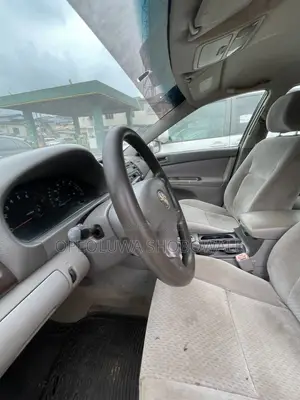 Toyota Camry LE V6 4dr Sedan (3.0L 6cyl 5A) 2005 Gray