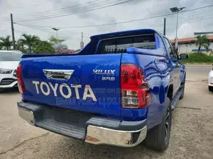 Toyota Hilux Workmate 4x4 2019 Blue