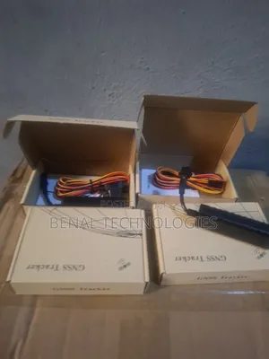 Compact Plug-and-Secure Vehicle GPS Tracker