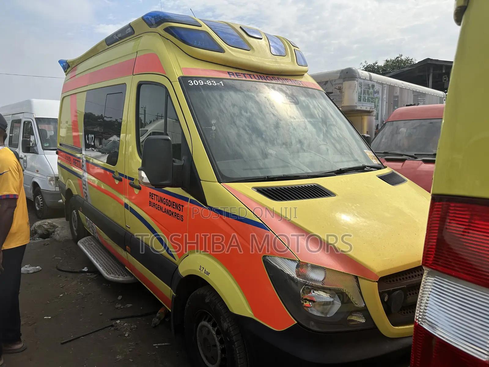 Mercedes-Benz Sprinter 2017 Yellow