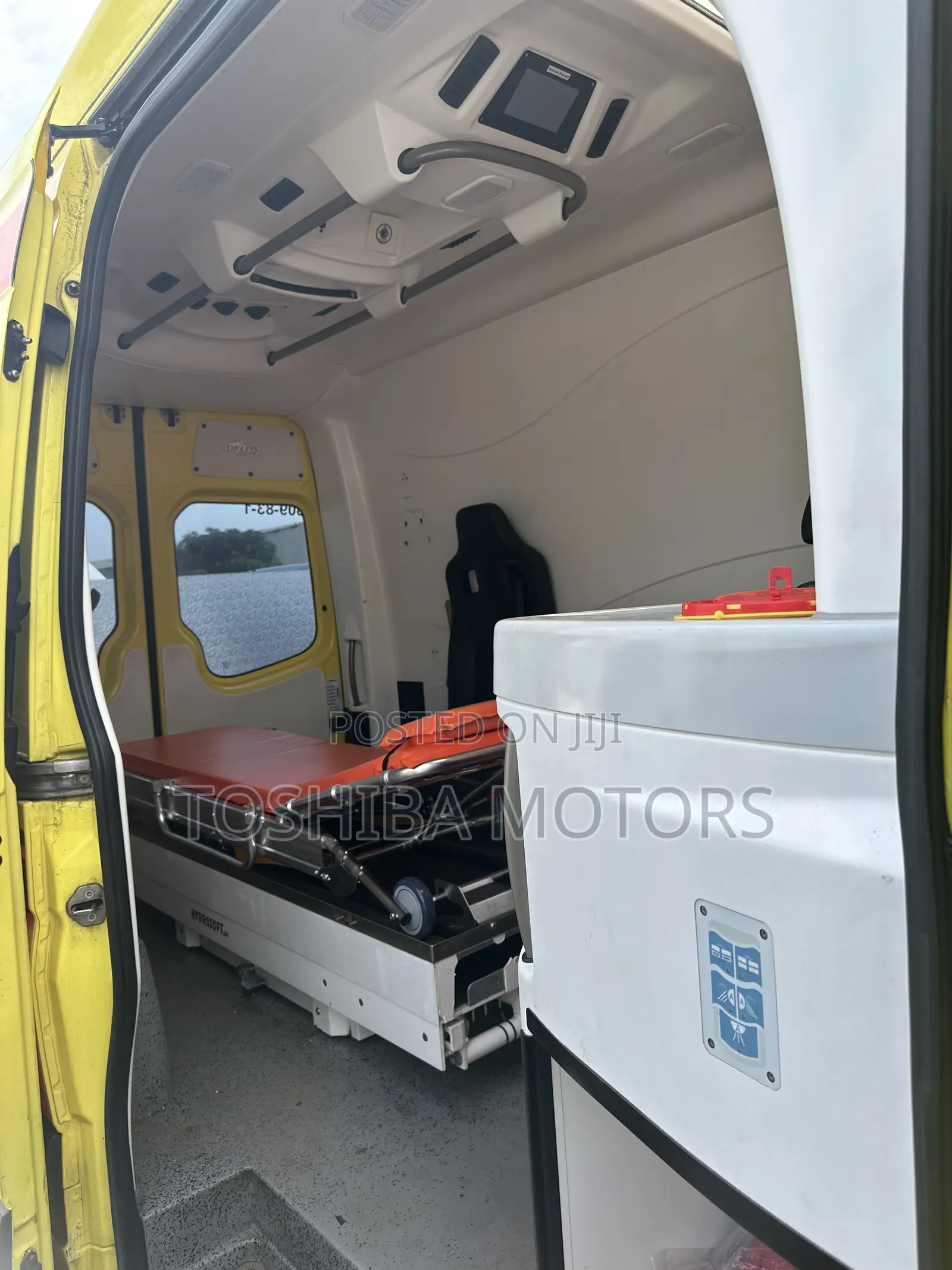 Mercedes-Benz Sprinter 2017 Yellow