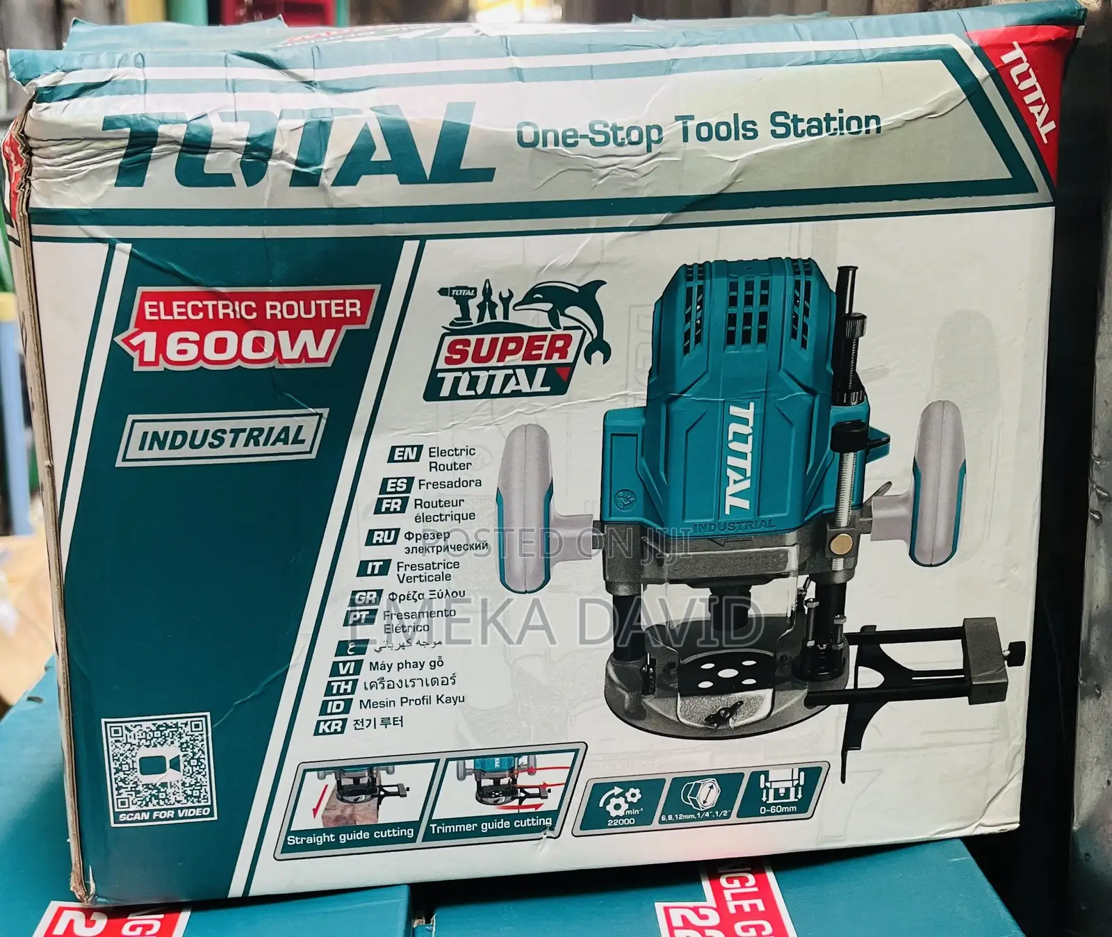 Total Electric Router 1600W.