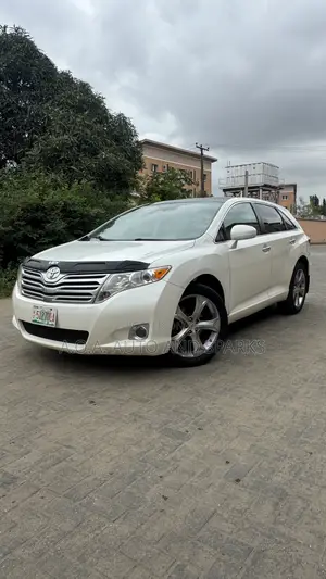 Toyota Venza 2010 White