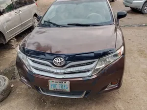 Toyota Venza 2011 Gold