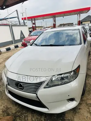 Lexus ES 350 FWD 2014 White