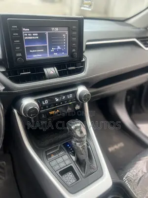 Toyota RAV4 XLE AWD 2019 Black