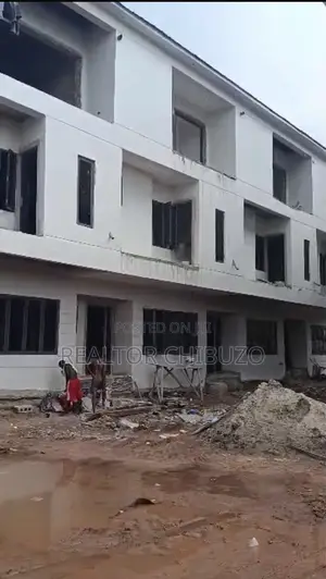 Furnished 3bdrm Block of Flats in Abuja Top Realty, Wuye for sale