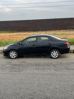 Toyota Corolla LE 4dr Sedan (1.8L 4cyl 4A) 2010 Black