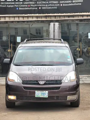 Toyota Sienna 2004 Brown