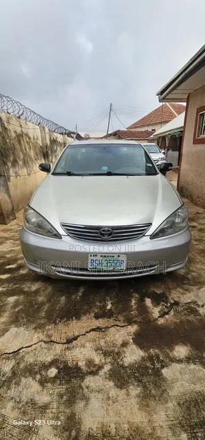 Toyota Camry 2005 Silver