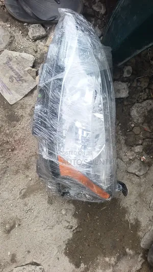 Headlights Nissan Sentra 2013/2019