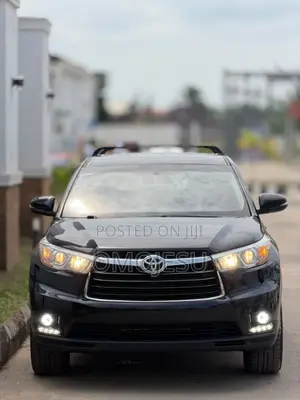 Toyota Highlander LE Plus 4dr SUV AWD (3.5L 6cyl 6A) 2015 Black