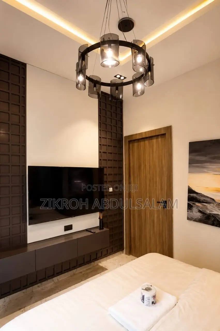 Serviced Apartment