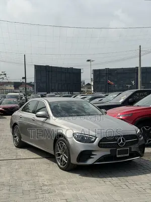 Mercedes-Benz E350 2022 Gold