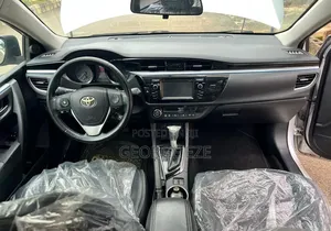 Toyota Corolla 2015 Silver