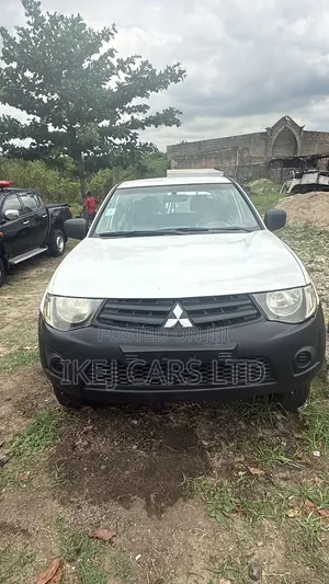Mitsubishi L200 2013 White