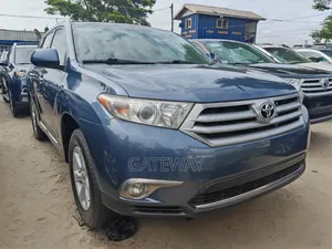 Toyota Highlander 2013 Blue