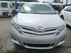 Toyota Venza 2010 Silver