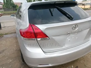 Toyota Venza 2010 Silver