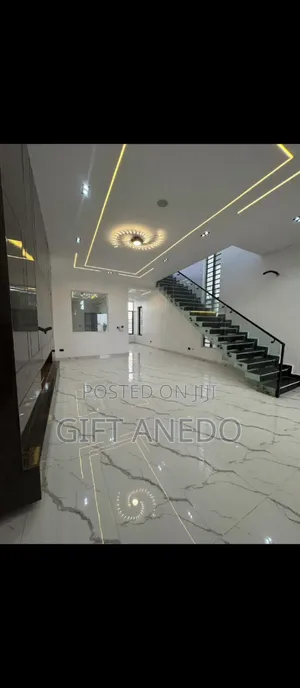 5bdrm Duplex in Palm City, Ado / Ajah for sale