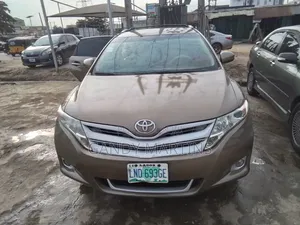 Toyota Venza 2010 Gold