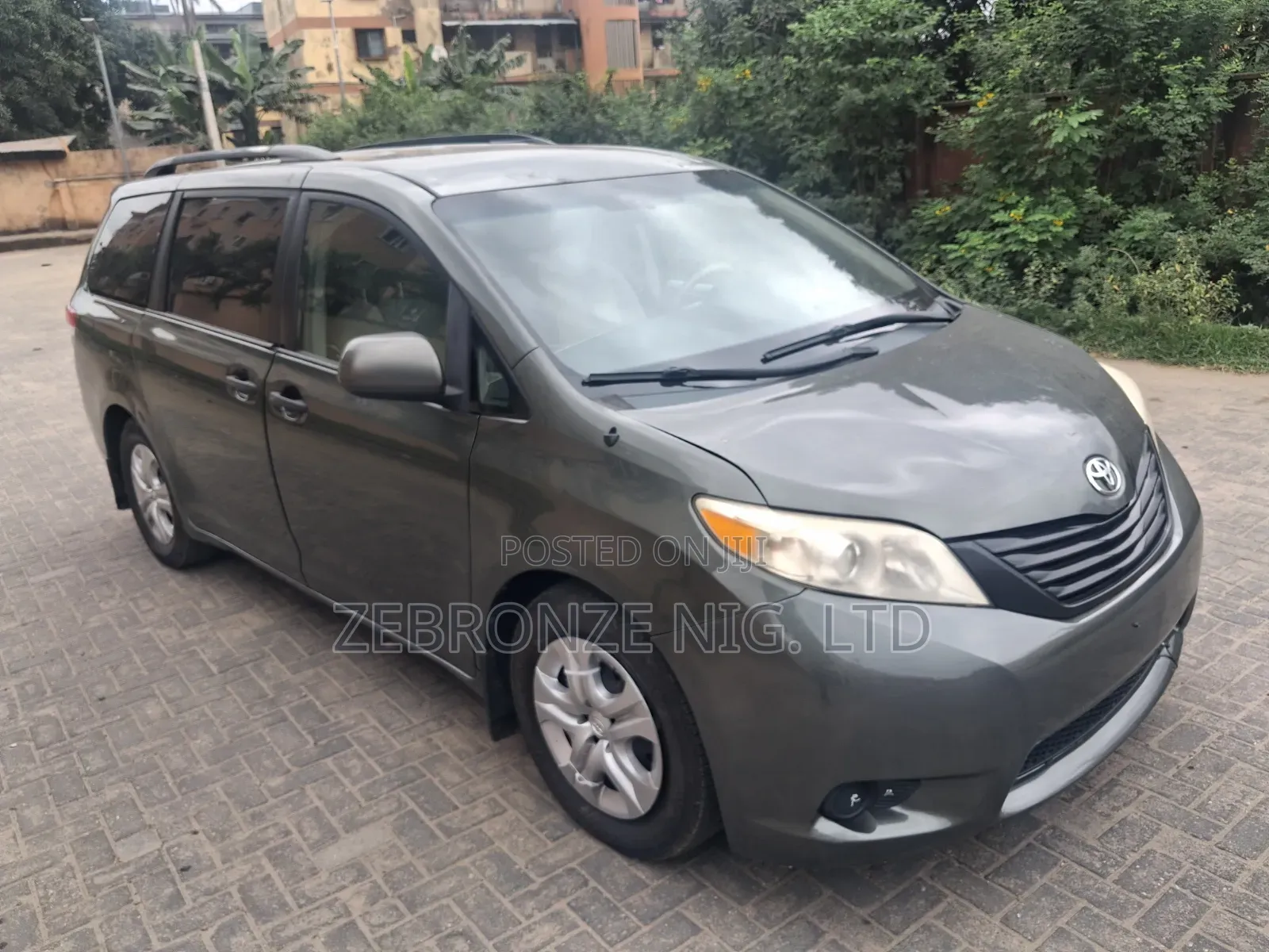 Toyota Sienna 2013 Green