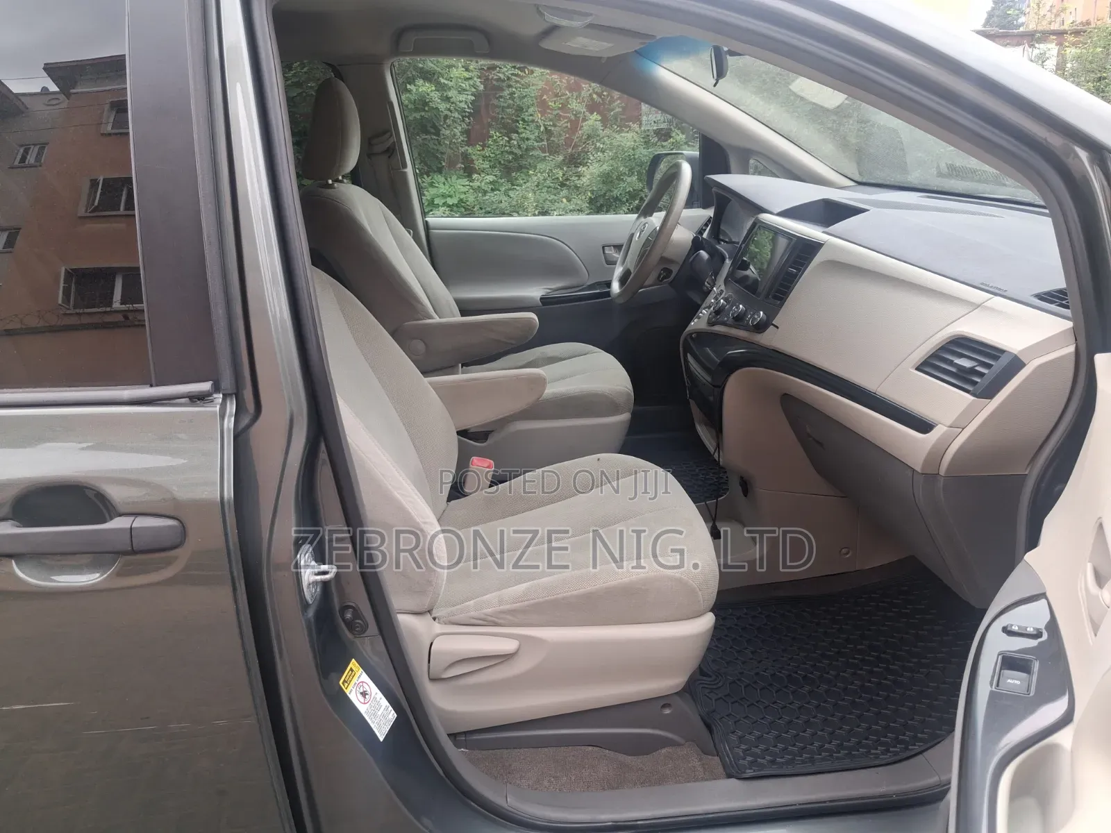 Toyota Sienna 2013 Green