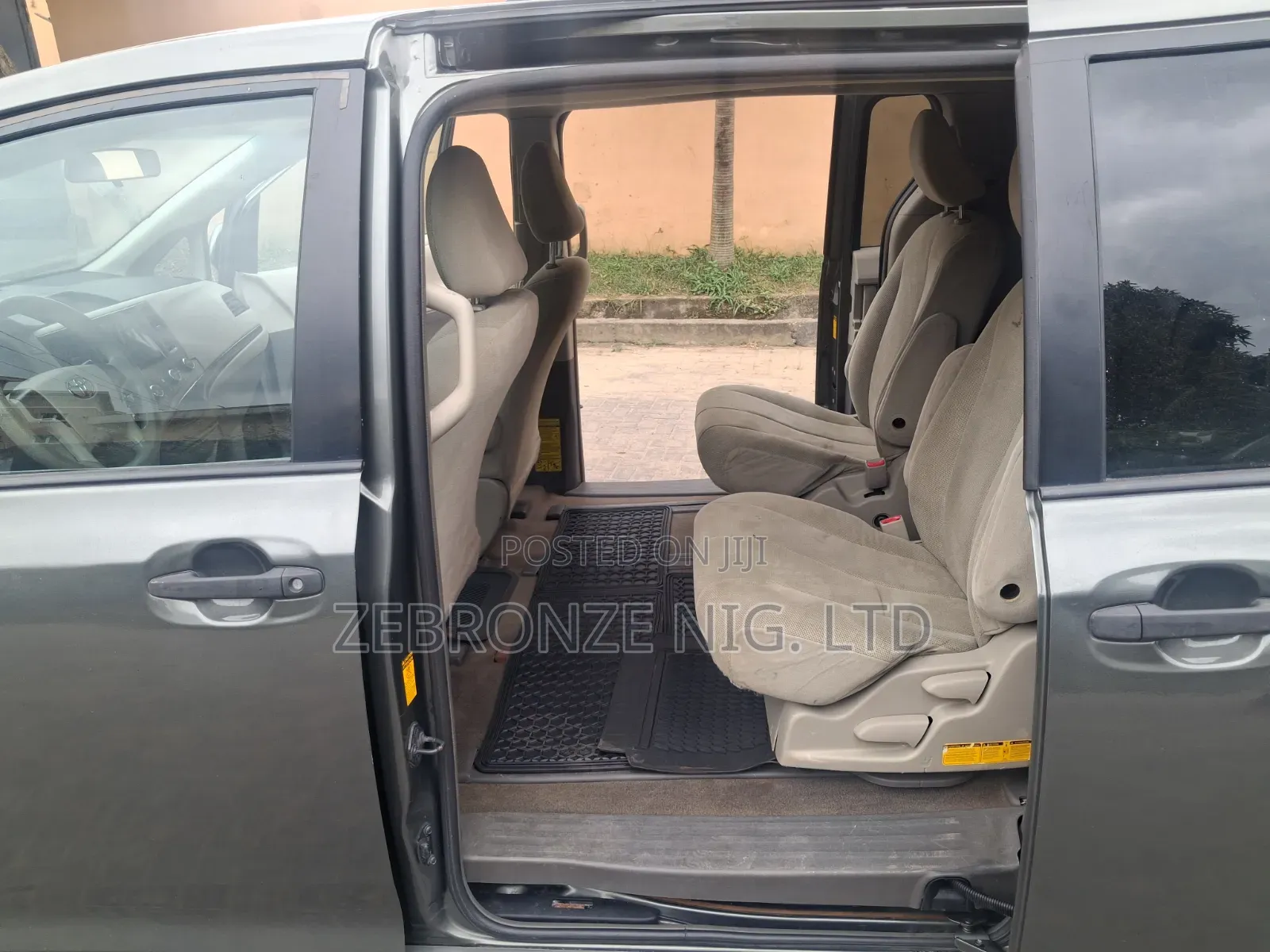 Toyota Sienna 2013 Green