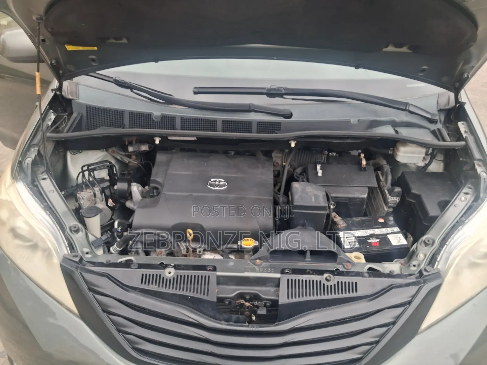 Toyota Sienna 2013 Green