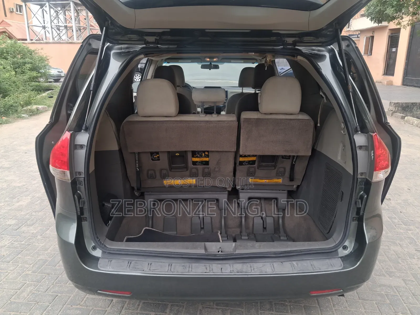 Toyota Sienna 2013 Green