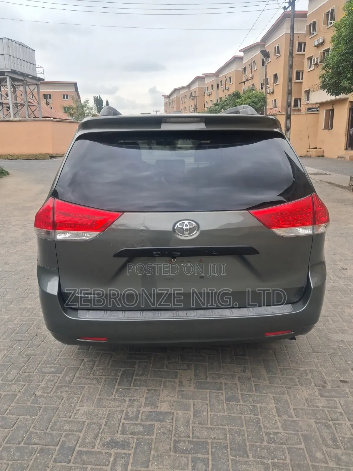 Toyota Sienna 2013 Green