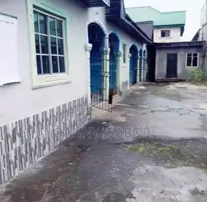 6bdrm House in Uvwie for sale