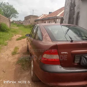 Opel Vectra 1998 Maroon