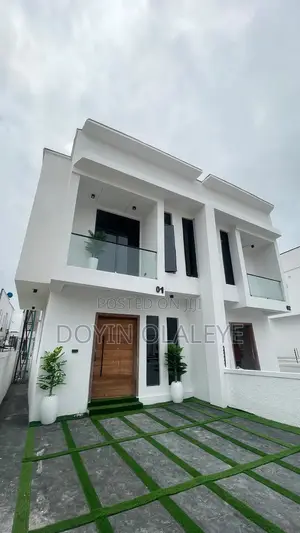 4bdrm Duplex in Ikota for sale