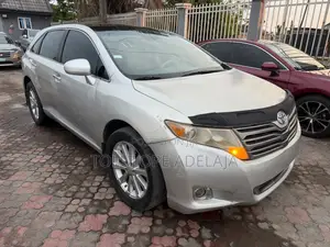 Toyota Venza AWD 2011 Silver