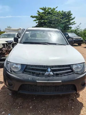 Mitsubishi L200 2014 White
