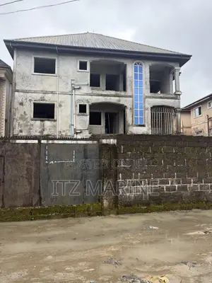 9bdrm Room & Parlour in Obio-Akpor for sale