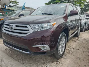 Toyota Highlander 2013 Maroon