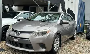 Toyota Corolla L 4dr Sedan (1.8L 4cyl 4A) 2015 Gold