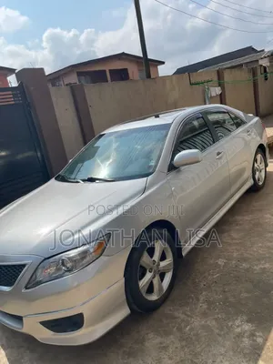 Toyota Camry 2010 Silver