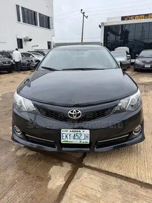 Toyota Camry SE 4dr Sedan (2.5L 4cyl 6A) 2013 Teal
