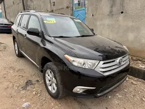 Toyota Highlander SE 2012 Black