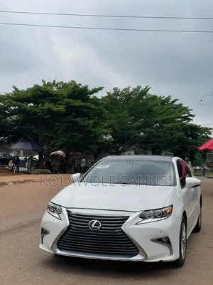 Lexus ES 2015 White