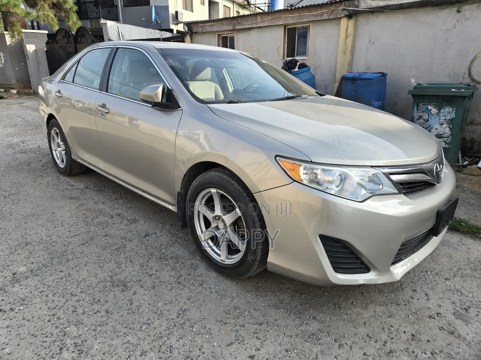Toyota Camry 2012 Off white